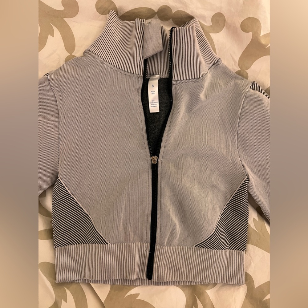 Jacket size Small - Picture 2 of 3